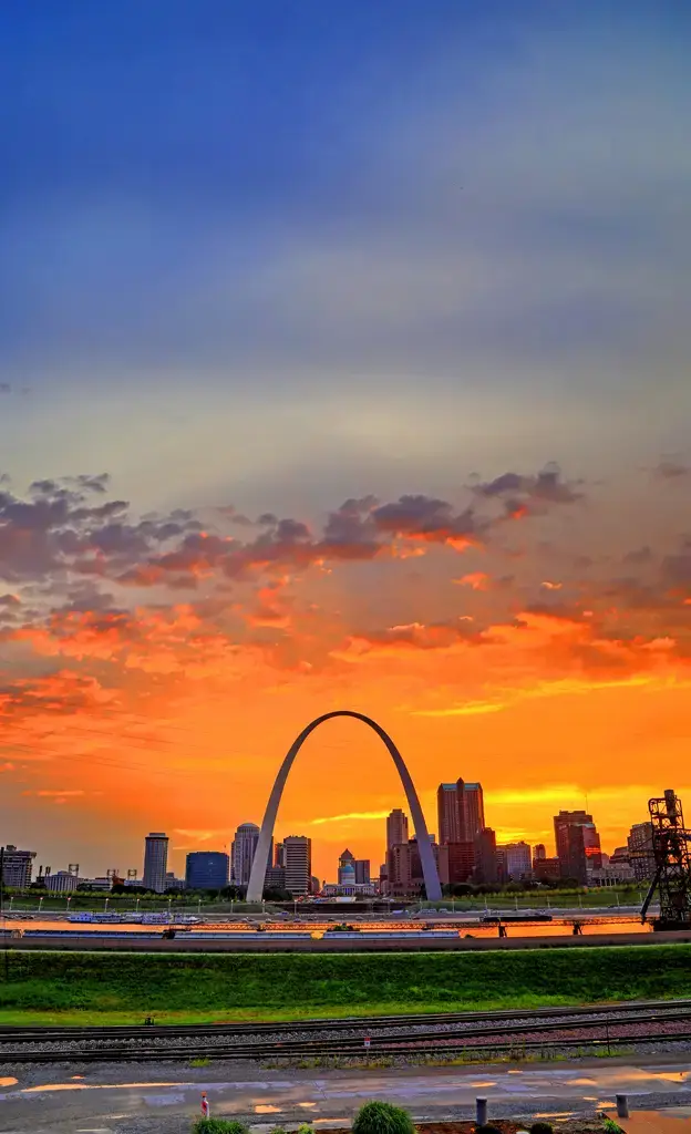 St. Louis skyline arch